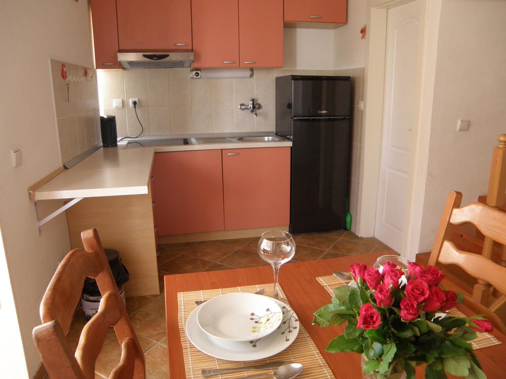Apartment Amalija Primošten Екстериор снимка