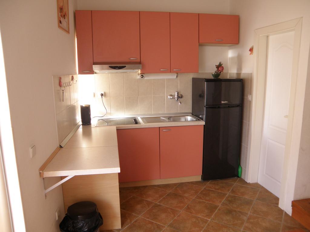 Apartment Amalija Primošten Екстериор снимка